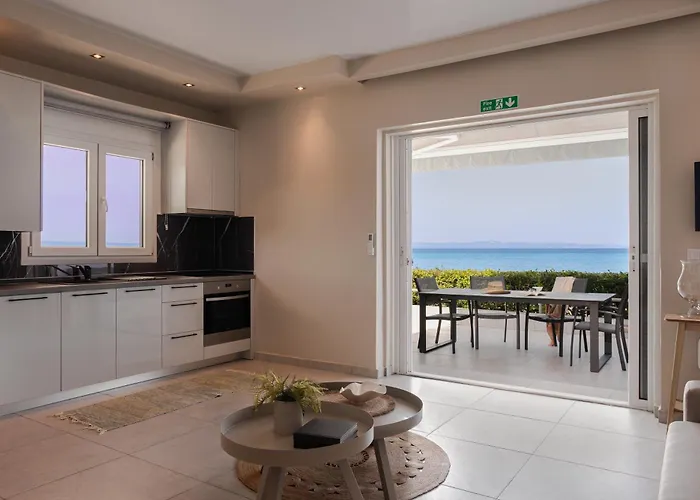 Long Island House, Beachfront *